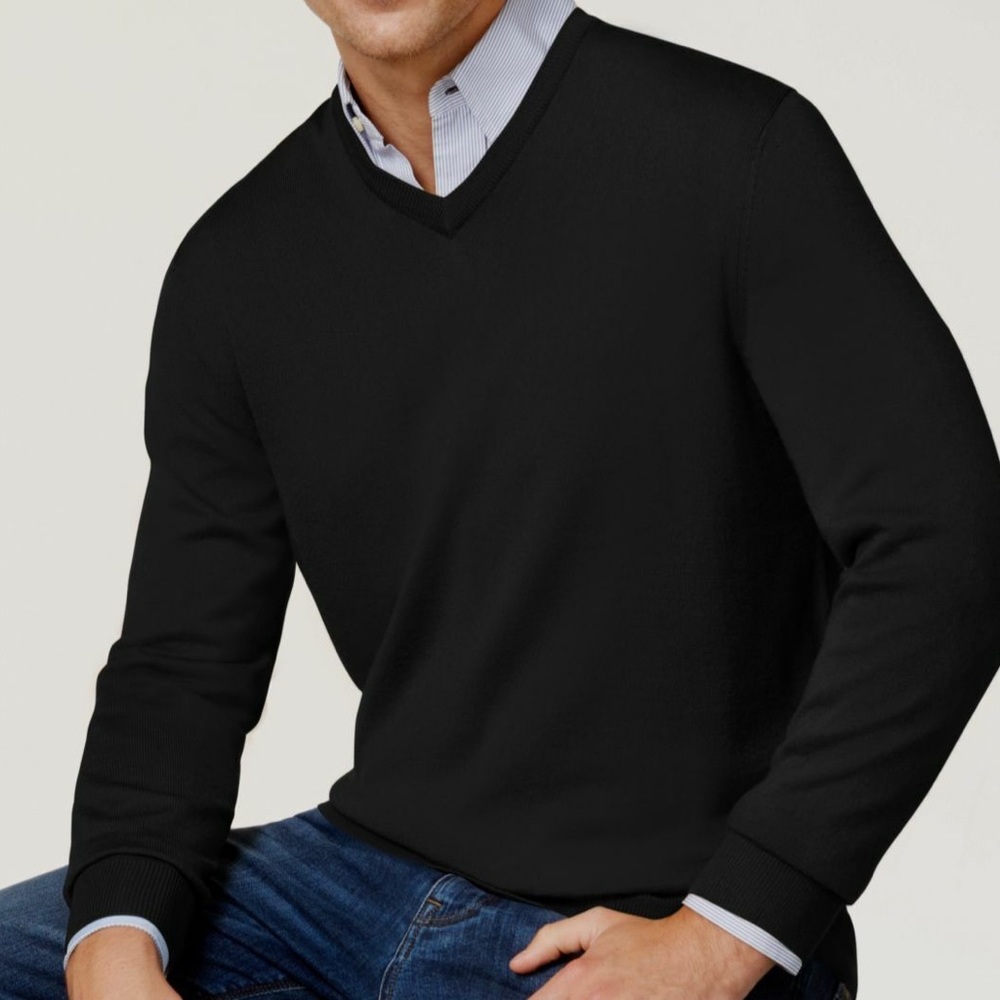 APT 9 Men’s Black Merino Blend V Neck Lightweight Sweater